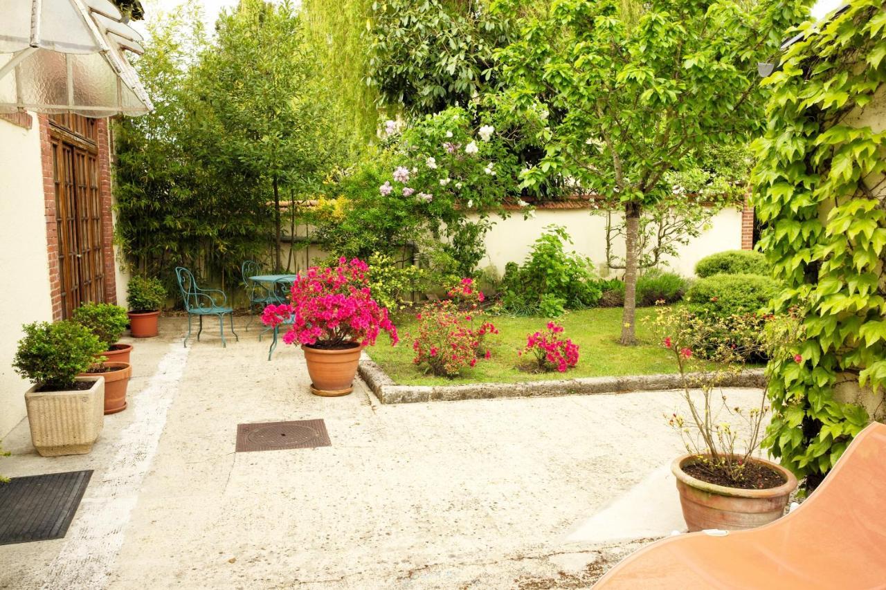 Les Crepinieres Bed & Breakfast Chartres Eksteriør bilde